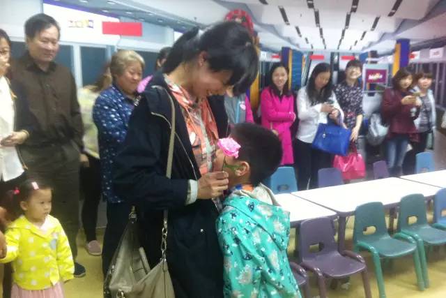 http://mmbiz.qpic.cn/mmbiz/SQiaUICuDWI2iacIdhEtWL0bawU02dFgGcCJxlpNDzGptAmTfia0eaSTUWJOIn6fgD4KGbhZOHEiajpyUVla1NgtdQ/640?wx_fmt=jpeg&wxfrom=5&wx_lazy=1